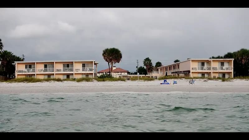 Belleair Beach, Florida — neighborhood and community scene